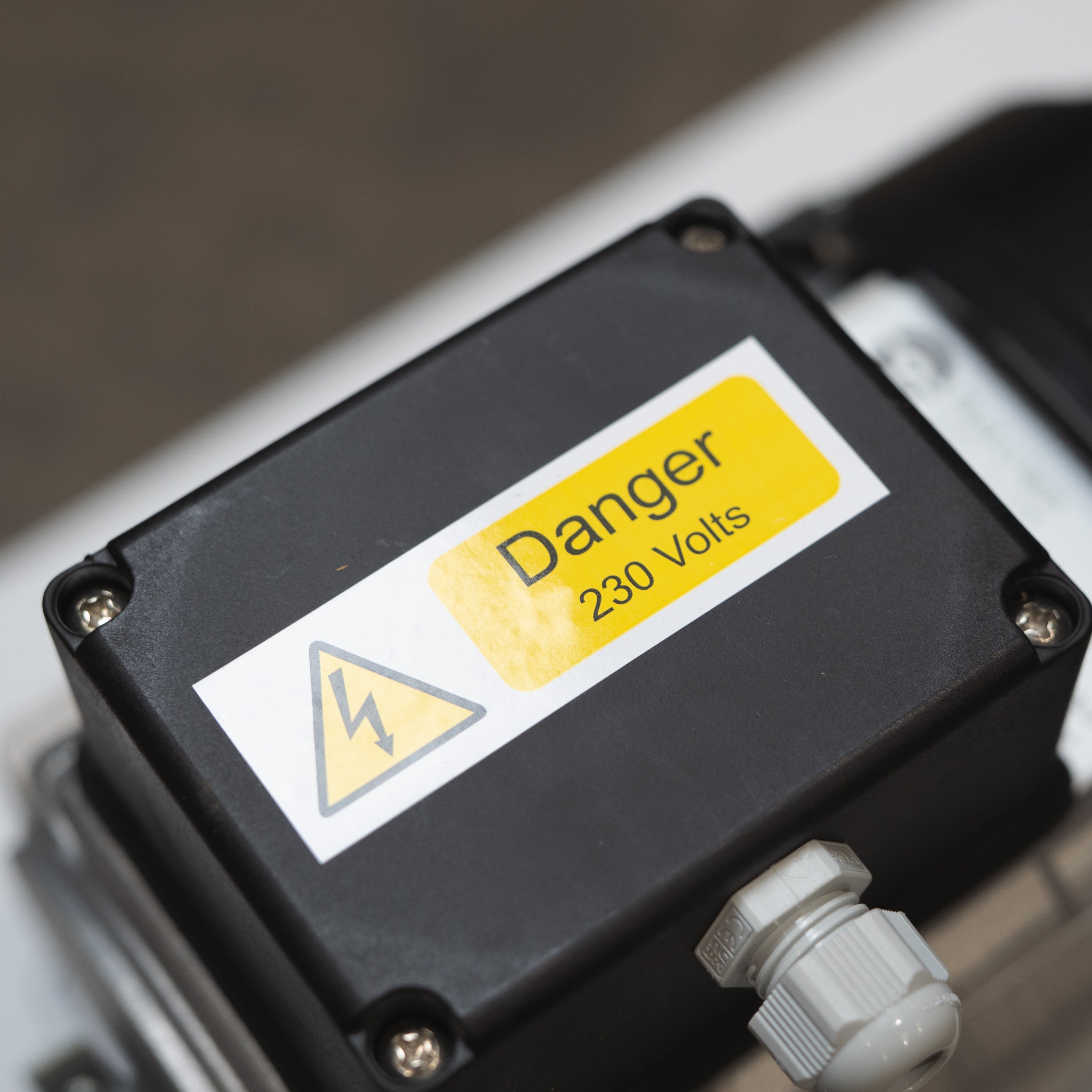 230 volt 50 Hz single phase motor